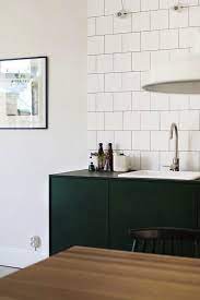 inspiration emerald green kitchens lark linen interieur de cuisine cuisine verte cuisines maison