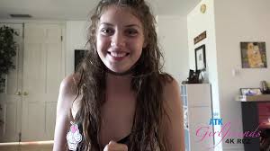 Xonoa's seductive gaze - She's waiting for you