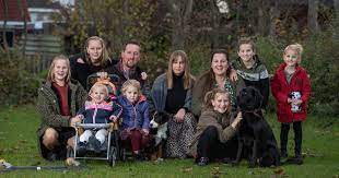 Ivan vertrekt dagelijks voor dag en dauw naar zijn werk en dus. Familie Jelies Uit Tv Programma Een Huis Vol Krijgt Nog Een Kleintje Moeder Janneke Zwanger Van Negende Kind Home Gelderlander Nl
