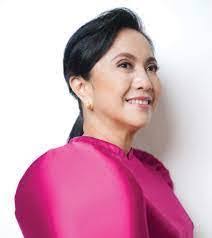 Carol Buchta's Instagram, Twitter & Facebook