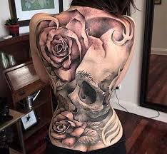 Grosse Rucken Tattoos Fur Frauen Weibliche Rucken Tattoos Tattoo Rucken Schadel Und Rosen