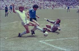 El segundo gol que diego armando maradona le convirtió a inglaterra, en méxico 86, por ejemplo, fue una obra de arte. 1986 Las Fotos Del Gol Inmortal Contado Por Diego El Grafico