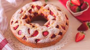 La stagione delle fragole è iniziata alla grande, e per me che le fragole le adoro è una vera cuccagna. Ciambella Di Primavera Alle Fragole Soffice Facile E Veloce Lorenzo In Cucina Youtube