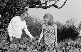 He first gained attention for the play topaze (1928). Marcel Pagnol Cinq Choses Que Vous Ne Savez Peut Etre Pas Sur L Ecrivain