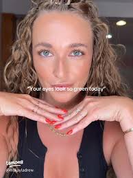 Top Brown Mascaras That Enhance Green Eyes for a Soft, Natural Look