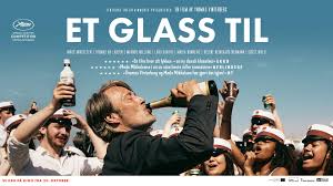 Et glass til er både et oppgjør med og en omfavnelse av dette bekymringsløse danske. Lorenskog Kino Photos Facebook