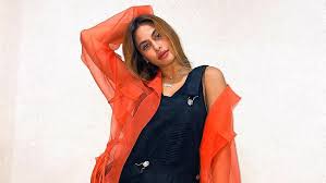 Ia memulai karirnya sebagai aktor dalam sinetron bertajuk 'bella vista' yang tayang pada 1993. Biodata Valerie Thomas Lengkap Umur Dan Agama Putri Jeremy Thomas Yang Hot Abis