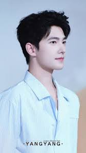 Yang Yang (楊洋) shoots a group of highlights of Valentino endorsement  posters.. Black suits and lights increase the charm index!🎉🎉🎉 楊洋(Yang  Yang)拍攝華倫天奴代言海報的一組花絮.....黑色西裝燈光下增加魅力指數!😍😆😘♥️🥰🥳🤩