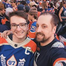 Scott Dameron's Instagram, Twitter & Facebook