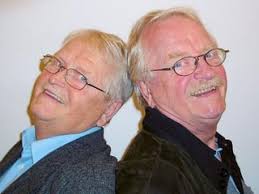 Zwei wie aus dem Ei gepellt