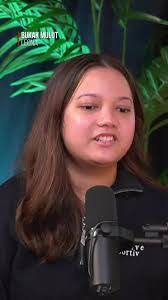 Leona Starr's Instagram, Twitter & Facebook