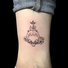 Xét cho cùng, cổ là một khu vực hầu như sẽ luôn bị lộ ra. Mini Lathanhtattoo