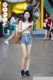 Bestie dahye besties, mini skirts, kpop girls, gifs, pictures, fashion,. Street Shot 4 Big Long Legged Young Ladies Hot Pants And Short Skirts Are All On The Battlefield Don T You Still Like What You Like Inews