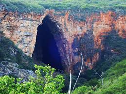 Camping Chapeu Do Sol Serra Do Cipo Gruta De Brejoes Ba Gruta Lugares Incriveis Para Visitar Entrada Da Caverna