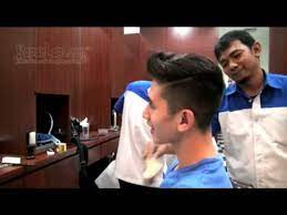 Foto verrell bramasta dengan rambut gondrong telah membuat terkejut warganet. Ganti Gaya Rambut Verrell Bramasta Makin Ganteng Video Dailymotion