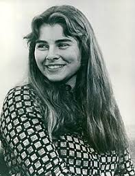 Taryn Power's Instagram, Twitter & Facebook