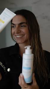 Estoy probando la nueva línea de dermocosmética capilar de @megacistin :  Megacistin Therapy, y de verdad mi pelo está más hidratado, suave y con un  brillo hermoso ✨, #MegacistinTherapy ya es parte de ...