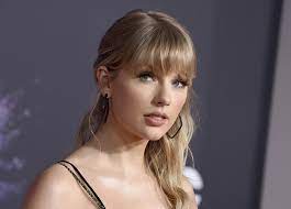 She also has been named the american music awards artist of the year, as well as the. Police Stalker Arrested At Taylor Swift S New York Building