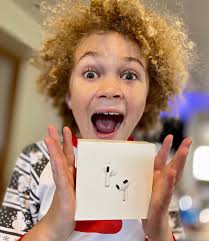 Enjoying the Holiday time off from school and acting in my PJs and with my  new earbuds. Happy Holidays everyone! • • #vacation #winterbreak  #holidayseason #holidays #offschool #timeoff #beingakid #excitement  #grateful #gratefulthankfulblessed