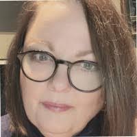 Laura Gall's Instagram, Twitter & Facebook