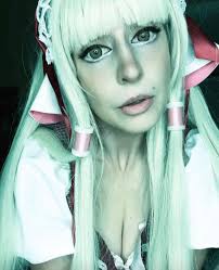 Cosplayer shares progress and projects