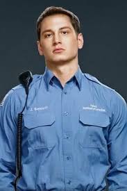 Matt Mcgorry Who Plays Co Bennet Used To Be A Body Builder And Personal Trainer Orange Is The New Black Orange Is The New New Black