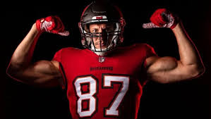 People Are Reacting To Gronk S Madden Nfl 21 Rating In 2020 Gronkowski Rob Gronkowski Gronk