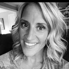 Leslie Krueger's Instagram, Twitter & Facebook