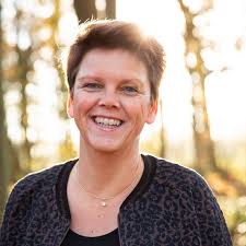 Gasterij Manjefiek Voorstraat 63 9291CD Kollum Ter overname staat een  bedrijf met een hele goede omzet in het noordoosten van Friesland. Na 10  jaar het bedrijf te hebben geëxploiteerd zijn de eigenaars