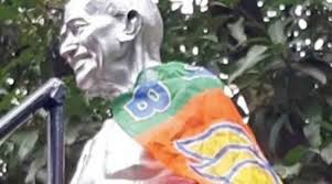 Maintaining that bjp will not enter into an alliance for the 2022 bmc polls, bjp mla and leader of opposition in the assembly in the next elections, saffron flag will fly atop the bmc headquarters. Bjp Flag Around Gandhi Bust In Kerala Telegraph India