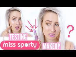 Liliana Patterson's Instagram, Twitter & Facebook