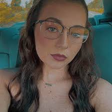 I love the Grinch meal! Dip the nugget in ranch then the pickle salt. Sooo  good 💚