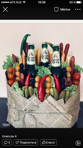 подарок мужчине на день рождения у которого все есть Pin Ot Polzovatelya Irina Kohlhaas Root Na Doske Buket Na Nulyane Produktovye Podarki Idei Podarkov Fruktovye Sedobnye Kompozicii