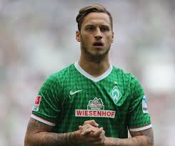 A real crowd bath was the setting for the arrival of the austrian, welcomed in the city like a star between choirs and smoke bombs. Werder Bremen S Marko Arnautovic Signs For Stoke City