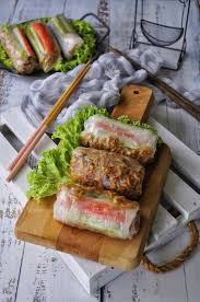 These deep fried and crispy rolls are usually served with. Vietnamese Spring Rolls Samyang Mesti Cuba Samyang Buat Sendiri Jek Qasey Honey