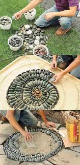 Kieselstein Mosaik Im Garten Legen Fur Hubsche Wege Terrassen Garten Hubsche Kieselstein Legen Mosaik Te Kieselmosaik Diy Gartendekoration Mosaikwege