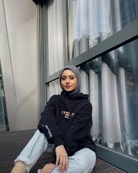 Cukup memadupadankan koleksi busana yang sudah ada di lemari, anda siap bergaya . Instagram Gaya Model Pakaian Model Pakaian Hijab Gaya Hijab