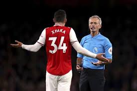Granit xhaka, akhirnya resmi memperkuat arsenal di musim depan. Unai Emery Unsure If Granit Xhaka Will Play For Arsenal Again
