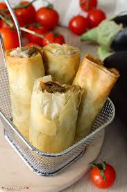 La sfoglia deve essere sottilissima per assicurare una buona croccantezza. Involtini Di Pasta Fillo Con Melanzane E Pachino Mammachechef