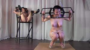 Clipspool | Predicament in the pillory