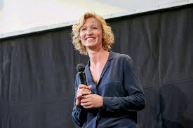 C'était une nuit shaude et paisible. Alexandra Lamy Balance A Son Tour Se Faire Peloter Sur Un Plateau De Cinema Ca A Toujours Existe Soirmag