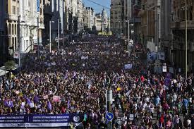 Resultado de imagen de Manifestación feminista en Valencia fotos