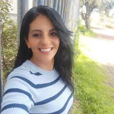 ENSALADA DE POLLO Y ESPÁRRAGOS CON ADEREZO CREMOSO ¡Una ensalada muy  completa! INGREDIENTES: (2 Porciones) • Para el Aderezo: 1 Cucharada Crema  Ácida LYNCOTT® 1 Cucharada de mayonesa 1 Cucharada de vinagre