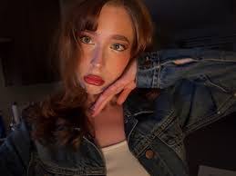 Elizabeth Hailey's Instagram, Twitter & Facebook