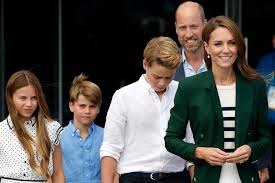 Prince William, Princess Kate attend Commonwealth Games with all three kids