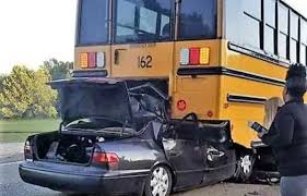 Teen Dies After Slamming Into School Bus, Then Police Find What Was In Her Hand..Check first comment! 👇