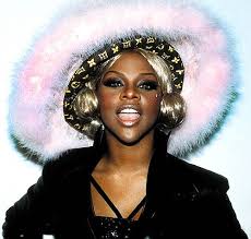 Pin By Zjakhaania Askew On Toxic Mermaid Wardrobe Lil Kim Lil Kim 90s Female Rappers