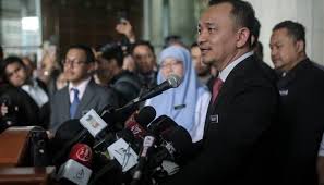 He is the minister of education since 21 may 2018. Siapa Menteri Pendidikan Baru Bakal Ganti Tempat Maszlee Malik