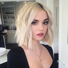 Tease around the crown of the head with a fine toothcomb and use hairspray to recreate a bob with just as much height and volume as shown in the image. 45 Famous Blonde Bob Hair Ideas In 2018 2019