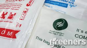 Sampah plastik adalah wujud barang yang dihasilkan dari sisa pembungkus makanan yang sudah tidak terpakai. Ministry Of Environment And Forestry To Evaluate Eco Labels For Plastic Bags Greeners Co